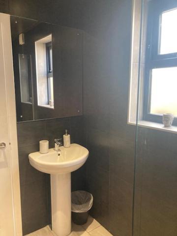 Saint Columb Minor The Salt Box- Lovely Refurbished Annexe, Free Parking, Walk To Porth Beach. מראה חיצוני תמונה